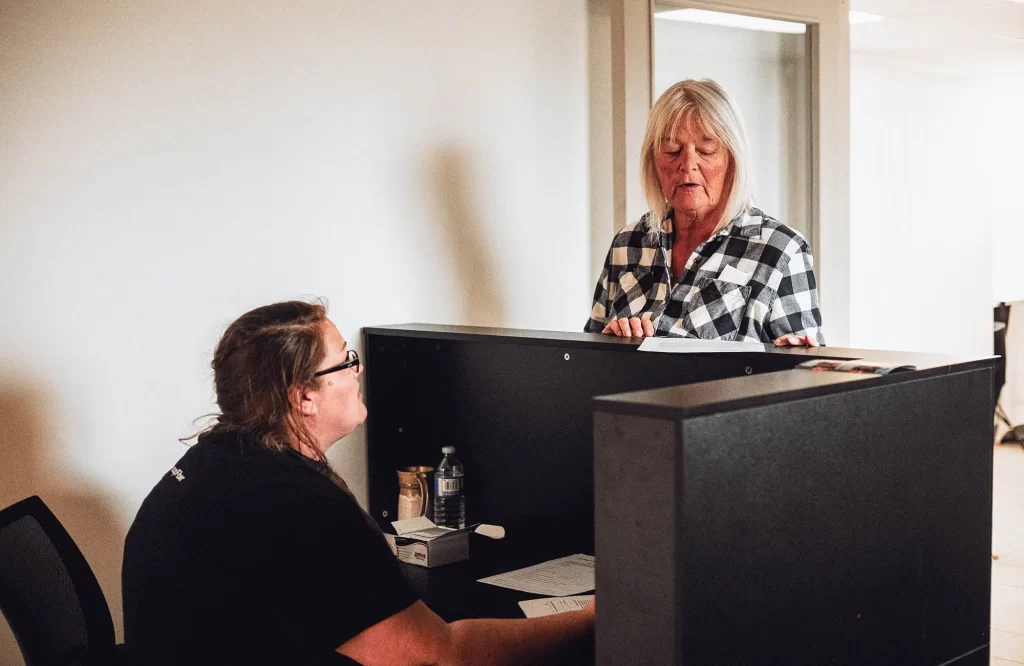 SwoopFiber representative connecting with a local customer